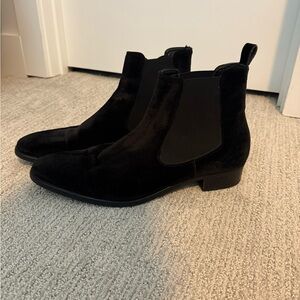 Dolce & Gabbana Black Ankle Boots Sleek Design